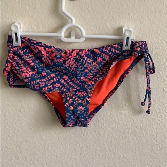 🔹4/$25 Bikini Bottoms  - Picture 1 of 7